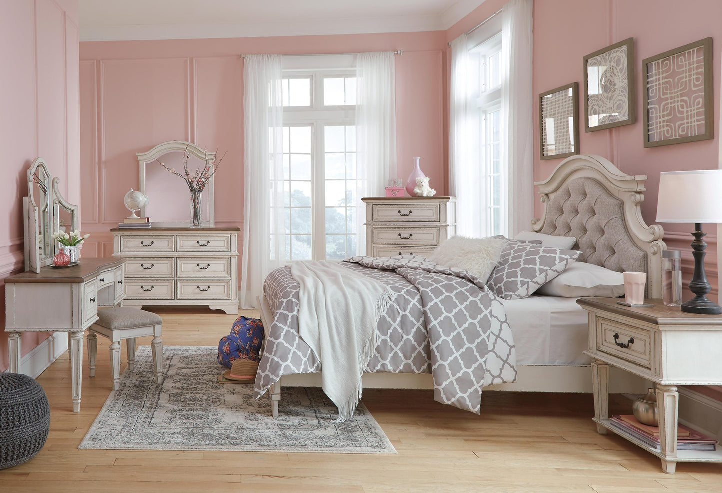 Realyn One Drawer Night Stand