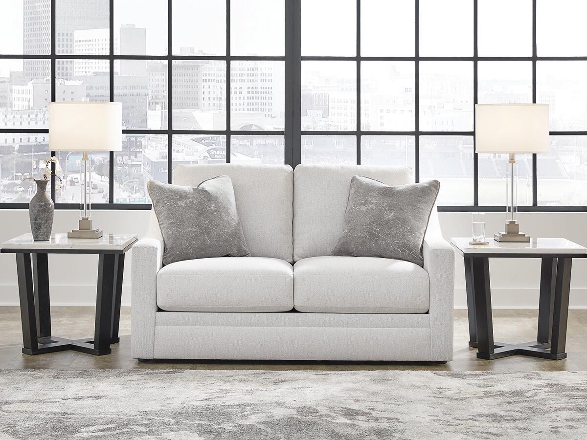 Maitelynn Loveseat