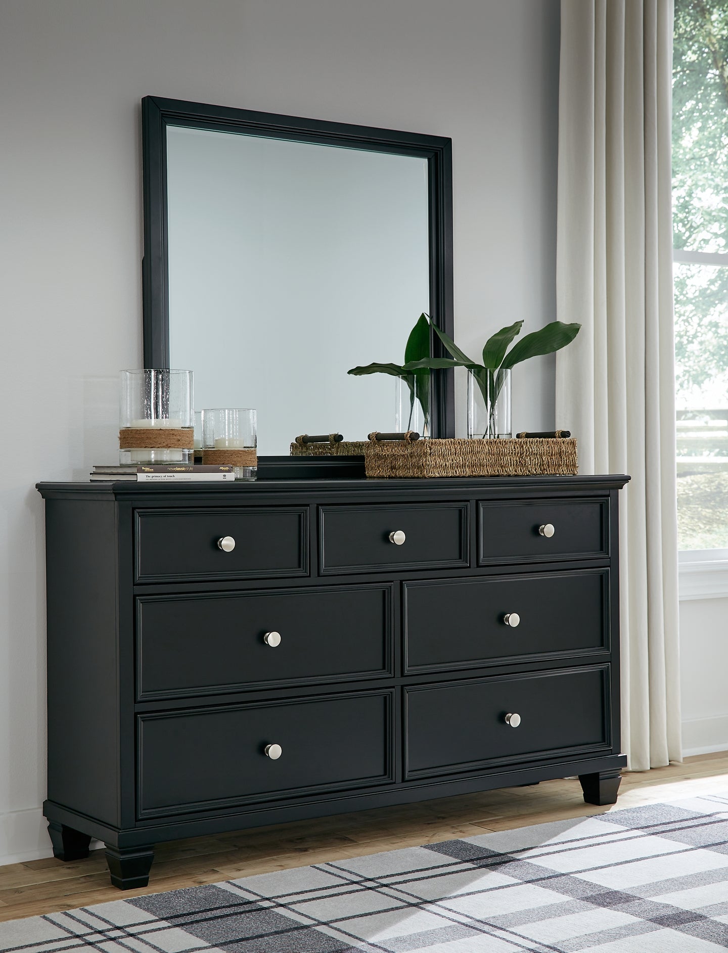 Lanolee King Panel Bed with Mirrored Dresser and 2 Nightstands